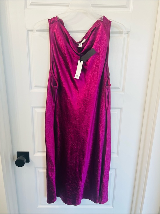 Banana Republic Dresses & Skirts - Banana Republic Fuchsia Satin Sleeveless Dress